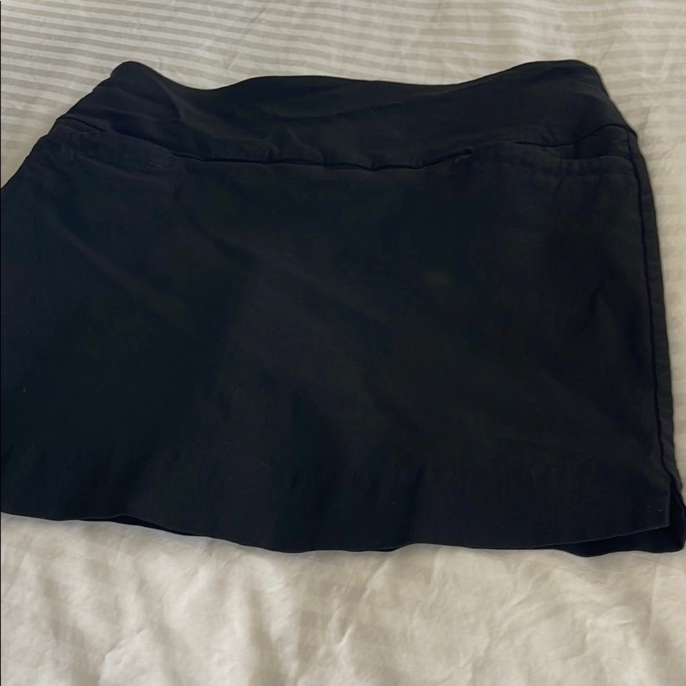 Black skort